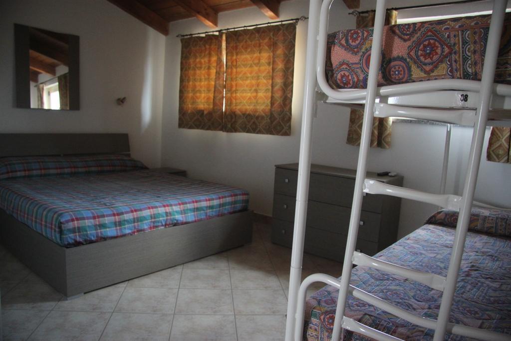 Appartamento in centro San Giovanni Suèrgiu Esterno foto